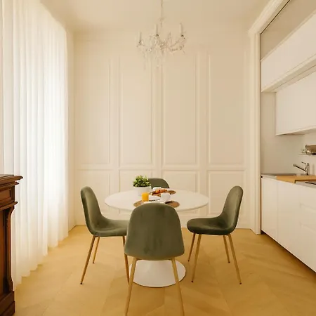 Master With Boiserie Ultra Wi-fi-ac-near Sea Appartement *