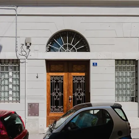 Master With Boiserie Ultra Wi-fi-ac-near Sea Apartmán